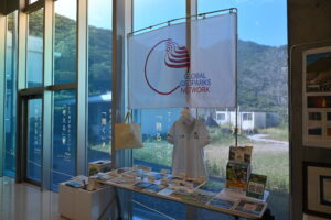 各国のジオパークパンフレット